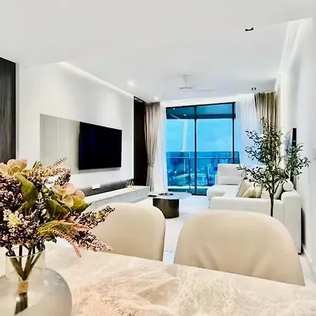 Eaton Glorious Suites By Klcc